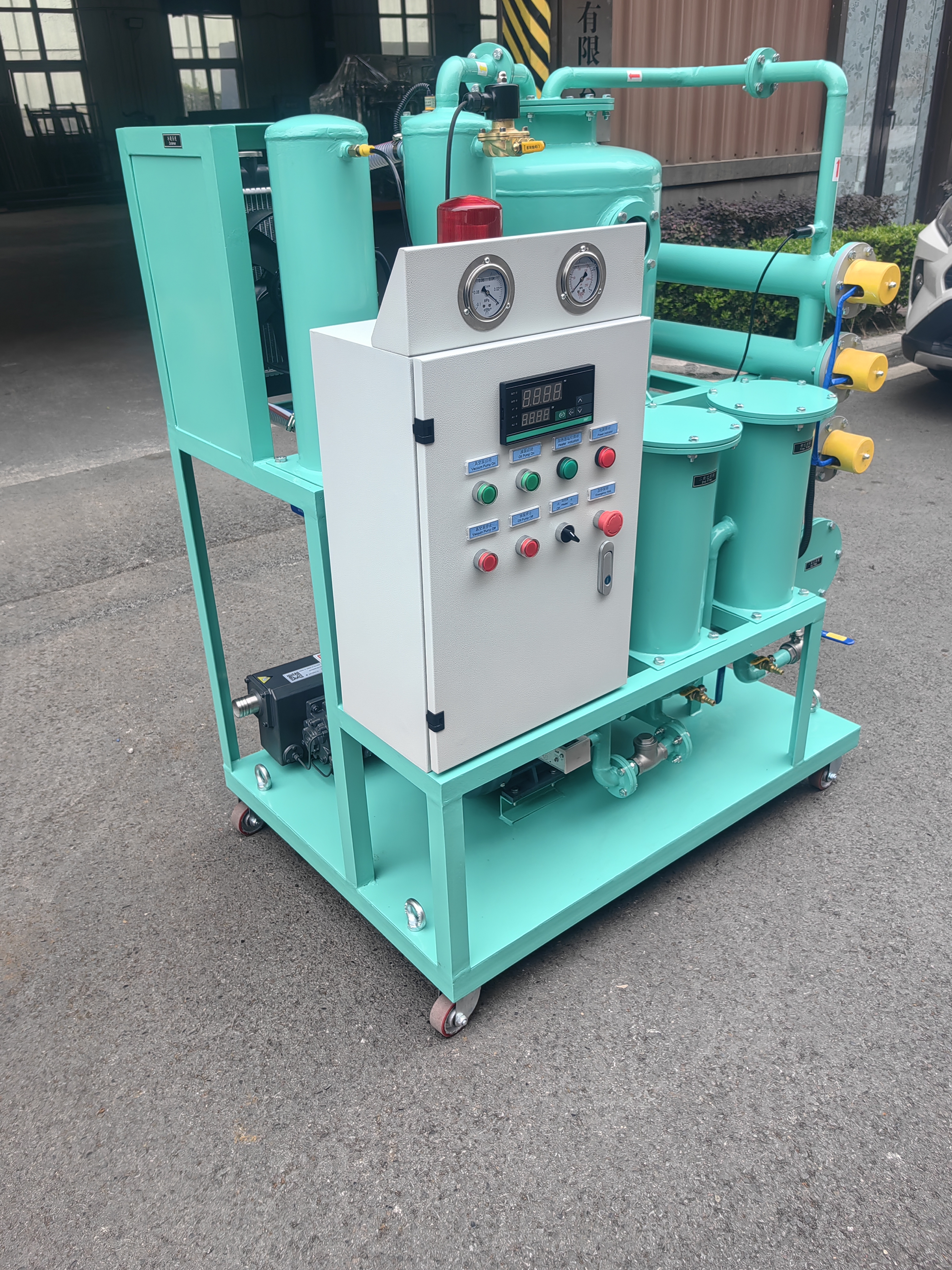 LYC-50J五級(jí)過(guò)濾聚結(jié)脫水濾油機(jī)