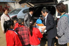 愛心書籍，點(diǎn)亮人生